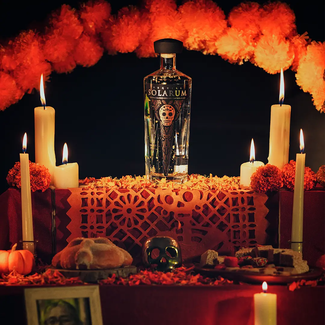 Tequila Solarum Blanco Con Oro 24k Ed. Calavera 750 Ml